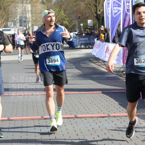 12.04.2026 - 45. Internationalen Wilhelmsburger Insellauf Strokosch-Dieckow http://msf.ph/oto/9452805 12.04.2026 10:37:07 Ziel 3629, 3894, 4544 meine-sportfotos.de