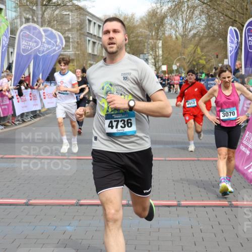 12.04.2026 - 45. Internationalen Wilhelmsburger Insellauf Strokosch-Dieckow http://msf.ph/oto/9452835 12.04.2026 13:08:34 Ziel 3070, 4736, 4149, 4912, 4300, 3135, 3795 meine-sportfotos.de