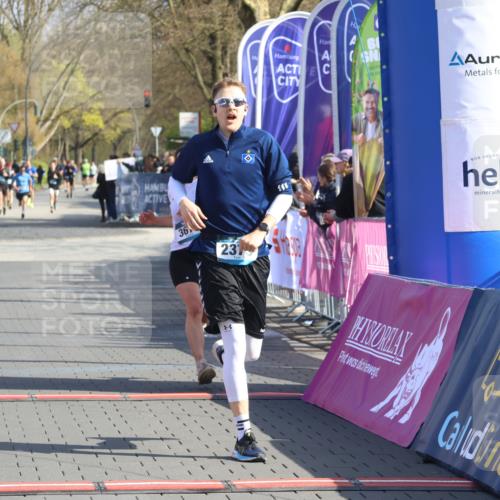 12.04.2026 - 45. Internationalen Wilhelmsburger Insellauf Strokosch-Dieckow http://msf.ph/oto/9452836 12.04.2026 10:37:26 Ziel 5567, 2375, 2444, 3670, 2451 meine-sportfotos.de