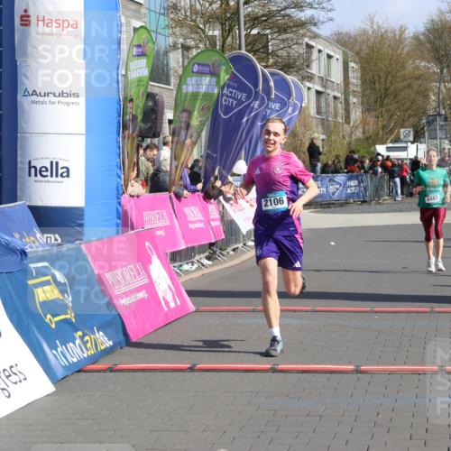 12.04.2026 - 45. Internationalen Wilhelmsburger Insellauf Strokosch-Dieckow http://msf.ph/oto/9452890 12.04.2026 10:37:34 Ziel 2106, 4467 meine-sportfotos.de