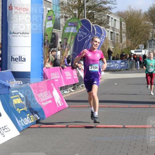 12.04.2026 - 45. Internationalen Wilhelmsburger Insellauf Strokosch-Dieckow http://msf.ph/oto/9452898 12.04.2026 10:37:34 Ziel 2106, 4467 meine-sportfotos.de