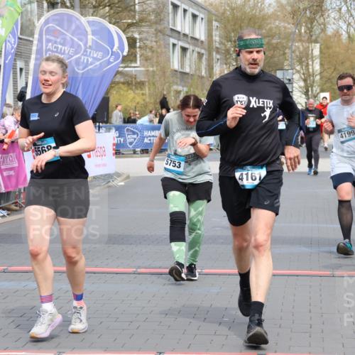 12.04.2026 - 45. Internationalen Wilhelmsburger Insellauf Strokosch-Dieckow http://msf.ph/oto/9452899 12.04.2026 13:08:26 Ziel 5568, 4161, 5753, 4218, 4199, 5220 meine-sportfotos.de