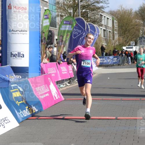12.04.2026 - 45. Internationalen Wilhelmsburger Insellauf Strokosch-Dieckow http://msf.ph/oto/9452901 12.04.2026 10:37:34 Ziel 2106, 4467 meine-sportfotos.de