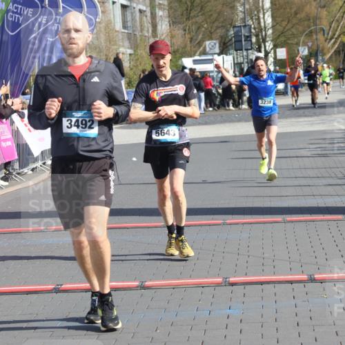 12.04.2026 - 45. Internationalen Wilhelmsburger Insellauf Strokosch-Dieckow http://msf.ph/oto/9452968 12.04.2026 10:37:47 Ziel 4779, 3492, 5643, 3238 meine-sportfotos.de