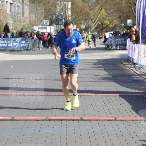 12.04.2026 - 45. Internationalen Wilhelmsburger Insellauf Strokosch-Dieckow http://msf.ph/oto/9453005 12.04.2026 10:37:50 Ziel 3492, 5643, 3238, 2531 meine-sportfotos.de