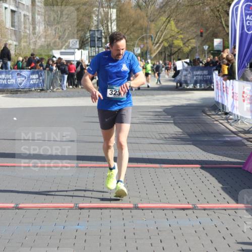 12.04.2026 - 45. Internationalen Wilhelmsburger Insellauf Strokosch-Dieckow http://msf.ph/oto/9453010 12.04.2026 10:37:50 Ziel 3492, 5643, 3238, 2531 meine-sportfotos.de