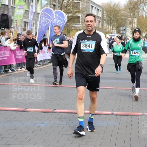 12.04.2026 - 45. Internationalen Wilhelmsburger Insellauf Strokosch-Dieckow http://msf.ph/oto/9453041 12.04.2026 13:07:59 Ziel 3641, 5426, 5216, 5431, 5425 meine-sportfotos.de