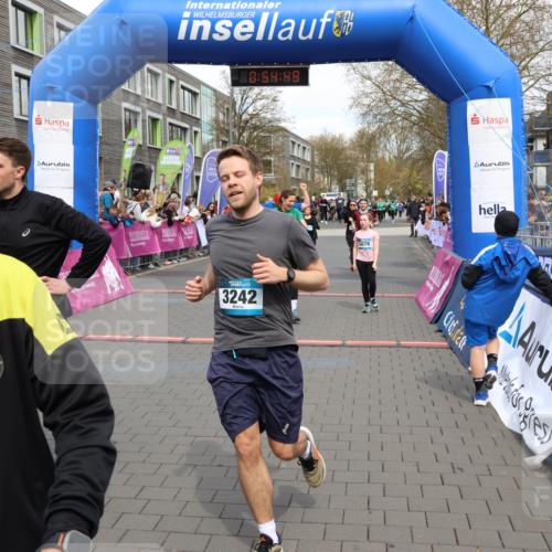 12.04.2026 - 45. Internationalen Wilhelmsburger Insellauf Strokosch-Dieckow http://msf.ph/oto/9453109 12.04.2026 13:07:49 Ziel 3242, 5078, 2925, 5226, 2745, 5028, 5148 meine-sportfotos.de