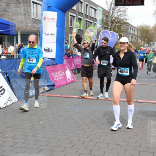 12.04.2026 - 45. Internationalen Wilhelmsburger Insellauf Strokosch-Dieckow http://msf.ph/oto/9453128 12.04.2026 13:07:45 Ziel 5202, 4094, 3672, 5497, 5499, 5461, 3242, 5078 meine-sportfotos.de