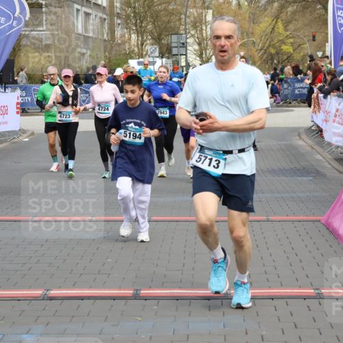 12.04.2026 - 45. Internationalen Wilhelmsburger Insellauf Strokosch-Dieckow http://msf.ph/oto/9453227 12.04.2026 13:07:36 Ziel 4138, 4764, 4665, 5713, 5194, 5069, 5076, 4723, 4724, 2943, 4722 meine-sportfotos.de