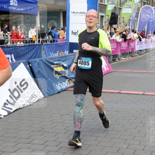 12.04.2026 - 45. Internationalen Wilhelmsburger Insellauf Strokosch-Dieckow http://msf.ph/oto/9453264 12.04.2026 13:07:27 Ziel 5510, 4885, 4514 meine-sportfotos.de