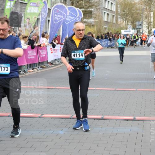 12.04.2026 - 45. Internationalen Wilhelmsburger Insellauf Strokosch-Dieckow http://msf.ph/oto/9453318 12.04.2026 13:07:16 Ziel 4114, 4173, 4729, 4273 meine-sportfotos.de