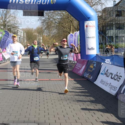 12.04.2026 - 45. Internationalen Wilhelmsburger Insellauf Strokosch-Dieckow http://msf.ph/oto/9453390 12.04.2026 10:39:48 Ziel 2878, 3110, 4040, 4325, 4871, 4393, 4976 meine-sportfotos.de