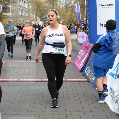 12.04.2026 - 45. Internationalen Wilhelmsburger Insellauf Strokosch-Dieckow http://msf.ph/oto/9453403 12.04.2026 13:06:53 Ziel 3270, 2008, 3611, 5210, 4234, 4705 meine-sportfotos.de