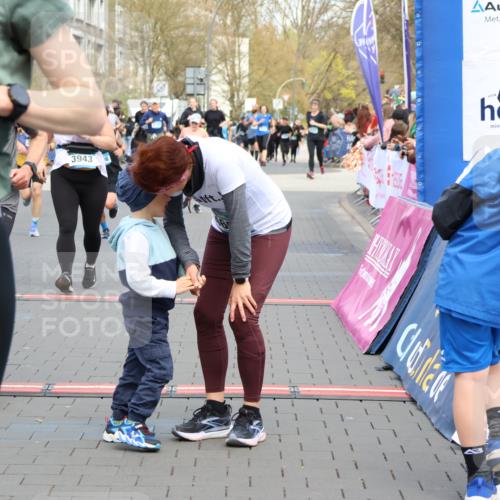 12.04.2026 - 45. Internationalen Wilhelmsburger Insellauf Strokosch-Dieckow http://msf.ph/oto/9453434 12.04.2026 13:06:47 Ziel 5218, 4133, 3264, 4091, 3278, 3877, 3943, 3804, 3270, 2008, 3611 meine-sportfotos.de