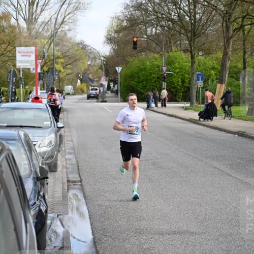 12.04.2026 - 45. Internationalen Wilhelmsburger Insellauf J. Mangold http://msf.ph/oto/9453618 12.04.2026 10:12:23 Ziel 2873 meine-sportfotos.de