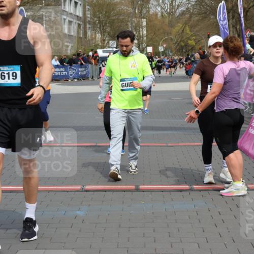 12.04.2026 - 45. Internationalen Wilhelmsburger Insellauf Strokosch-Dieckow http://msf.ph/oto/9453630 12.04.2026 13:06:09 Ziel 5486, 4619, 3316, 4219, 5848 meine-sportfotos.de