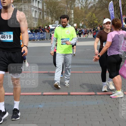 12.04.2026 - 45. Internationalen Wilhelmsburger Insellauf Strokosch-Dieckow http://msf.ph/oto/9453634 12.04.2026 13:06:09 Ziel 5486, 4619, 3316, 4219, 5848 meine-sportfotos.de