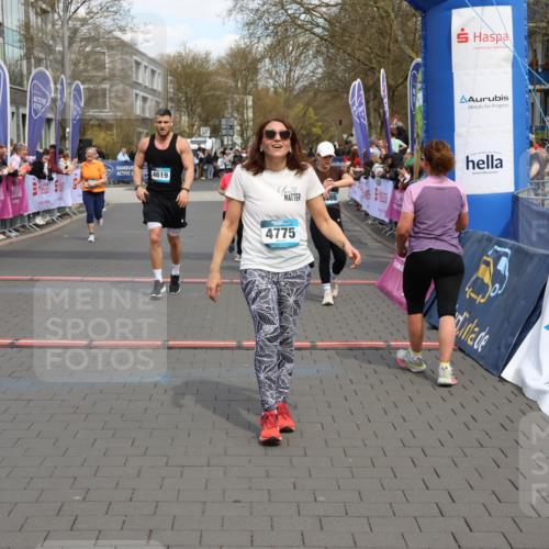 12.04.2026 - 45. Internationalen Wilhelmsburger Insellauf Strokosch-Dieckow http://msf.ph/oto/9453662 12.04.2026 13:06:07 Ziel 4775, 5486, 4619, 3316, 4219 meine-sportfotos.de