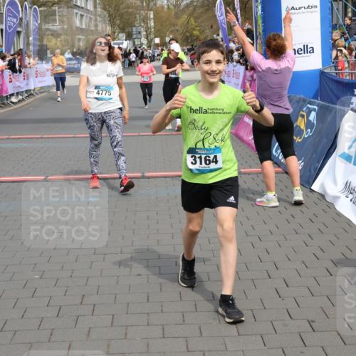12.04.2026 - 45. Internationalen Wilhelmsburger Insellauf Strokosch-Dieckow http://msf.ph/oto/9453682 12.04.2026 13:06:05 Ziel 3782, 3164, 4452, 4775, 5486, 4619, 3316 meine-sportfotos.de