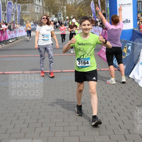 12.04.2026 - 45. Internationalen Wilhelmsburger Insellauf Strokosch-Dieckow http://msf.ph/oto/9453686 12.04.2026 13:06:05 Ziel 3782, 3164, 4452, 4775, 5486, 4619, 3316 meine-sportfotos.de