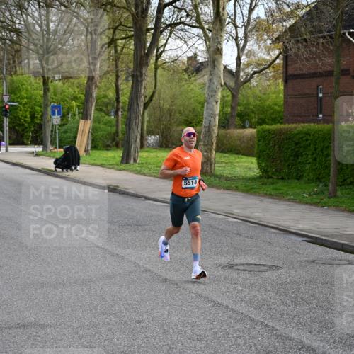 12.04.2026 - 45. Internationalen Wilhelmsburger Insellauf J. Mangold http://msf.ph/oto/9453695 12.04.2026 10:13:30 Ziel 5514, 2119, 3979 meine-sportfotos.de