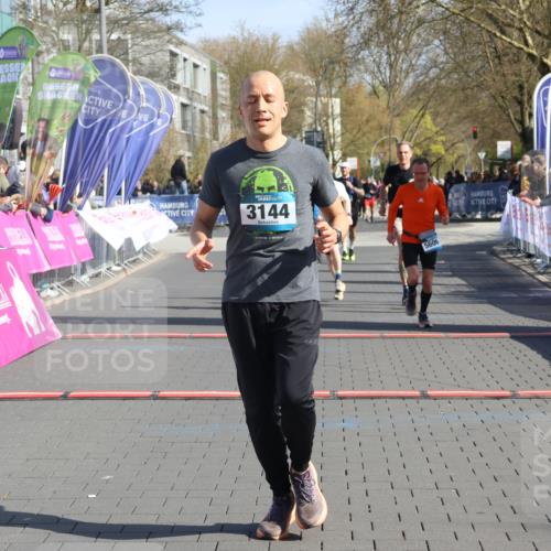 12.04.2026 - 45. Internationalen Wilhelmsburger Insellauf Strokosch-Dieckow http://msf.ph/oto/9453747 12.04.2026 10:40:47 Ziel 3144, 5606, 3702, 4907, 2525 meine-sportfotos.de