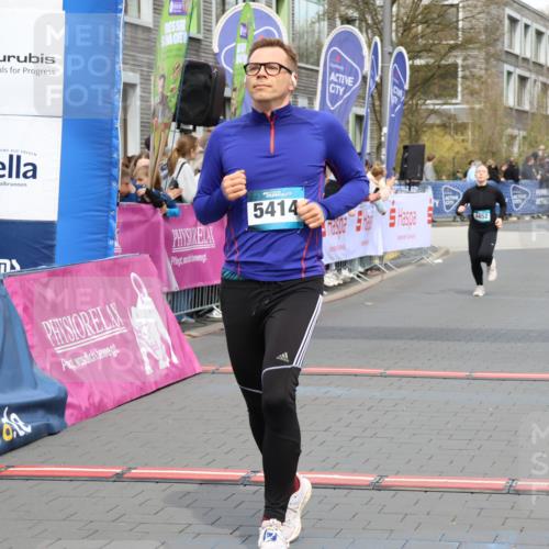 12.04.2026 - 45. Internationalen Wilhelmsburger Insellauf Strokosch-Dieckow http://msf.ph/oto/9453754 12.04.2026 13:05:58 Ziel 5597, 5249, 5263, 5414, 4126, 3782, 3164, 4452 meine-sportfotos.de