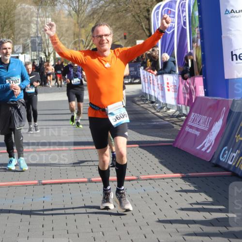 12.04.2026 - 45. Internationalen Wilhelmsburger Insellauf Strokosch-Dieckow http://msf.ph/oto/9453786 12.04.2026 10:40:49 Ziel 3144, 5606, 3702, 4907, 2525, 3677, 2379 meine-sportfotos.de