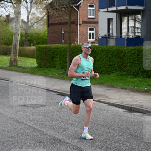 12.04.2026 - 45. Internationalen Wilhelmsburger Insellauf J. Mangold http://msf.ph/oto/9453788 12.04.2026 10:13:53 Ziel 2119, 3979 meine-sportfotos.de
