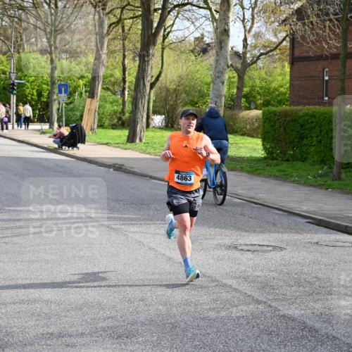 12.04.2026 - 45. Internationalen Wilhelmsburger Insellauf J. Mangold http://msf.ph/oto/9453792 12.04.2026 10:14:43 Ziel 4863, 4002, 2727, 2177 meine-sportfotos.de