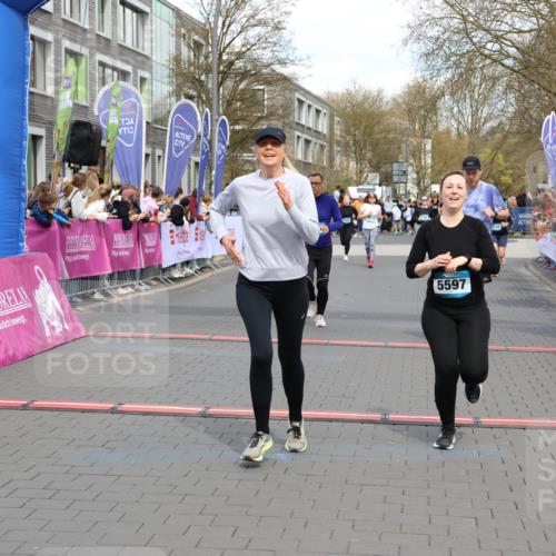12.04.2026 - 45. Internationalen Wilhelmsburger Insellauf Strokosch-Dieckow http://msf.ph/oto/9453797 12.04.2026 13:05:56 Ziel 5597, 5249, 5263, 5414, 4126 meine-sportfotos.de