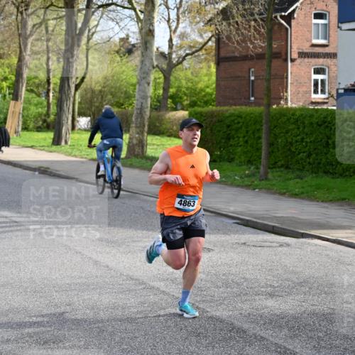 12.04.2026 - 45. Internationalen Wilhelmsburger Insellauf J. Mangold http://msf.ph/oto/9453805 12.04.2026 10:14:43 Ziel 4863, 4002, 2727, 2177 meine-sportfotos.de