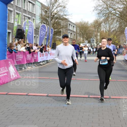 12.04.2026 - 45. Internationalen Wilhelmsburger Insellauf Strokosch-Dieckow http://msf.ph/oto/9453808 12.04.2026 13:05:56 Ziel 5597, 5249, 5263, 5414, 4126 meine-sportfotos.de