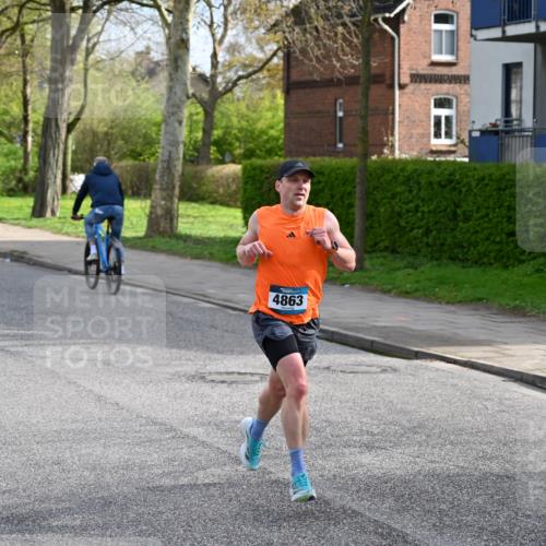 12.04.2026 - 45. Internationalen Wilhelmsburger Insellauf J. Mangold http://msf.ph/oto/9453810 12.04.2026 10:14:43 Ziel 4863, 4002, 2727, 2177 meine-sportfotos.de