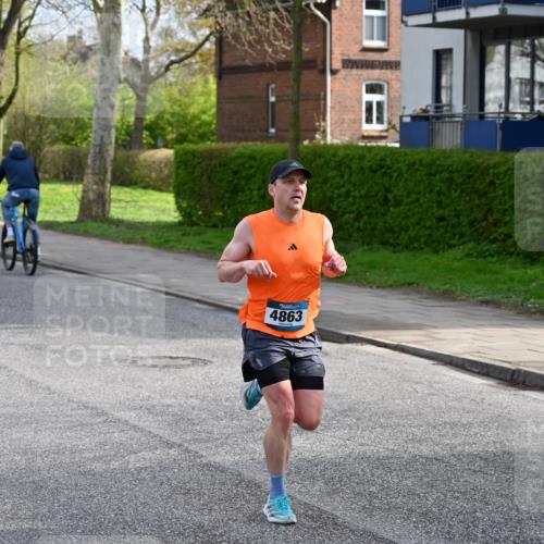 12.04.2026 - 45. Internationalen Wilhelmsburger Insellauf J. Mangold http://msf.ph/oto/9453813 12.04.2026 10:14:44 Ziel 4863, 4002, 2727, 2177 meine-sportfotos.de