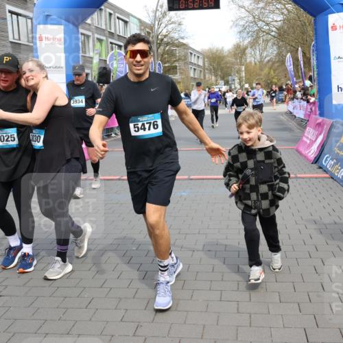 12.04.2026 - 45. Internationalen Wilhelmsburger Insellauf Strokosch-Dieckow http://msf.ph/oto/9453822 12.04.2026 13:05:53 Ziel 5476, 4105, 3934, 5597, 5249, 5263, 5414 meine-sportfotos.de