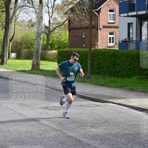 12.04.2026 - 45. Internationalen Wilhelmsburger Insellauf J. Mangold http://msf.ph/oto/9453840 12.04.2026 10:14:53 Ziel 4002, 2727, 2177 meine-sportfotos.de