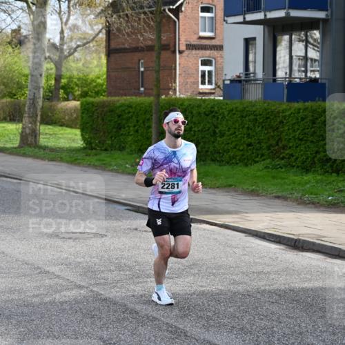 12.04.2026 - 45. Internationalen Wilhelmsburger Insellauf J. Mangold http://msf.ph/oto/9453904 12.04.2026 10:15:38 Ziel 2281, 5302, 2970, 2405, 3685, 3113 meine-sportfotos.de