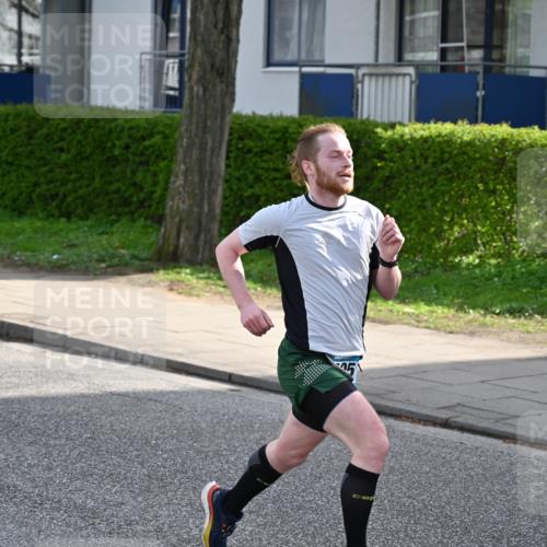 12.04.2026 - 45. Internationalen Wilhelmsburger Insellauf J. Mangold http://msf.ph/oto/9453951 12.04.2026 10:16:07 Ziel 2405, 3685, 3113, 2487, 5676 meine-sportfotos.de