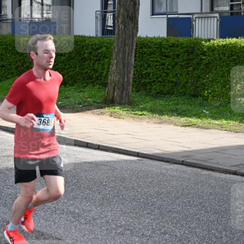 12.04.2026 - 45. Internationalen Wilhelmsburger Insellauf J. Mangold http://msf.ph/oto/9453960 12.04.2026 10:16:07 Ziel 2405, 3685, 3113, 2487, 5676 meine-sportfotos.de
