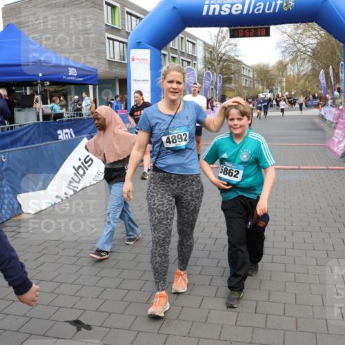 12.04.2026 - 45. Internationalen Wilhelmsburger Insellauf Strokosch-Dieckow http://msf.ph/oto/9453984 12.04.2026 13:05:38 Ziel 5752, 3817 meine-sportfotos.de