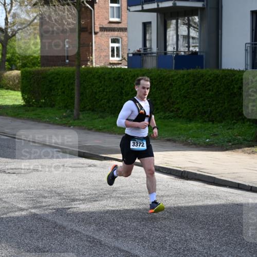 12.04.2026 - 45. Internationalen Wilhelmsburger Insellauf J. Mangold http://msf.ph/oto/9454077 12.04.2026 10:17:05 Ziel 3372, 3401, 5838, 2819, 2866 meine-sportfotos.de