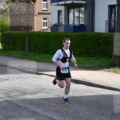 12.04.2026 - 45. Internationalen Wilhelmsburger Insellauf J. Mangold http://msf.ph/oto/9454079 12.04.2026 10:17:05 Ziel 3372, 3401, 5838, 2819, 2866 meine-sportfotos.de