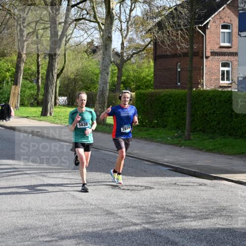 12.04.2026 - 45. Internationalen Wilhelmsburger Insellauf J. Mangold http://msf.ph/oto/9454147 12.04.2026 10:17:15 Ziel 3401, 5838, 2819, 2866, 4205, 3682, 4475 meine-sportfotos.de