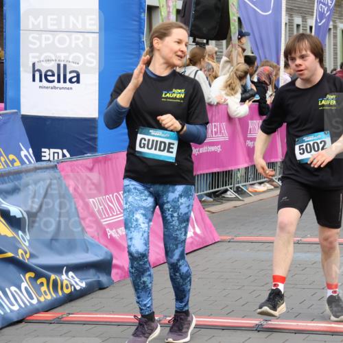 12.04.2026 - 45. Internationalen Wilhelmsburger Insellauf Strokosch-Dieckow http://msf.ph/oto/9454152 12.04.2026 13:05:24 Ziel 5002, 5427, 4610 meine-sportfotos.de