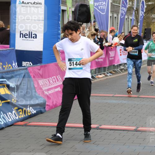 12.04.2026 - 45. Internationalen Wilhelmsburger Insellauf Strokosch-Dieckow http://msf.ph/oto/9454189 12.04.2026 13:05:22 Ziel 5144, 5002, 5427, 4610 meine-sportfotos.de