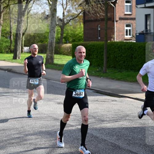 12.04.2026 - 45. Internationalen Wilhelmsburger Insellauf J. Mangold http://msf.ph/oto/9454228 12.04.2026 10:17:51 Ziel 4205, 3682, 4475, 3262, 5554 meine-sportfotos.de