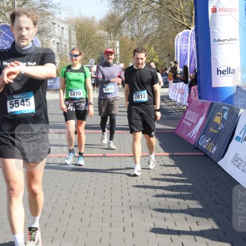 12.04.2026 - 45. Internationalen Wilhelmsburger Insellauf Strokosch-Dieckow http://msf.ph/oto/9454242 12.04.2026 10:42:01 Ziel 2812, 5270, 5416, 4963, 3831, 4602, 4667, 3229 meine-sportfotos.de