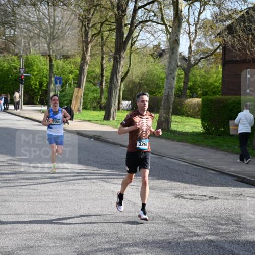 12.04.2026 - 45. Internationalen Wilhelmsburger Insellauf J. Mangold http://msf.ph/oto/9454245 12.04.2026 10:18:21 Ziel 3262, 5554, 4733, 4583, 4117, 3644, 2757 meine-sportfotos.de